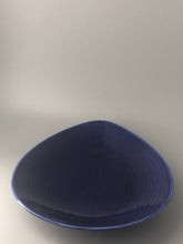 Load image into Gallery viewer, Porslin, Fat, Rörstrand, &quot;Blå eld&quot;, BLÅ 28,5cm, Hertha Bengtsson (1917-93), 50-tal
